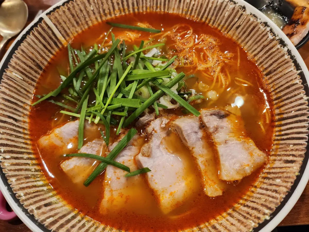 도야지-면옥-부산대점-얼큰-고기국수