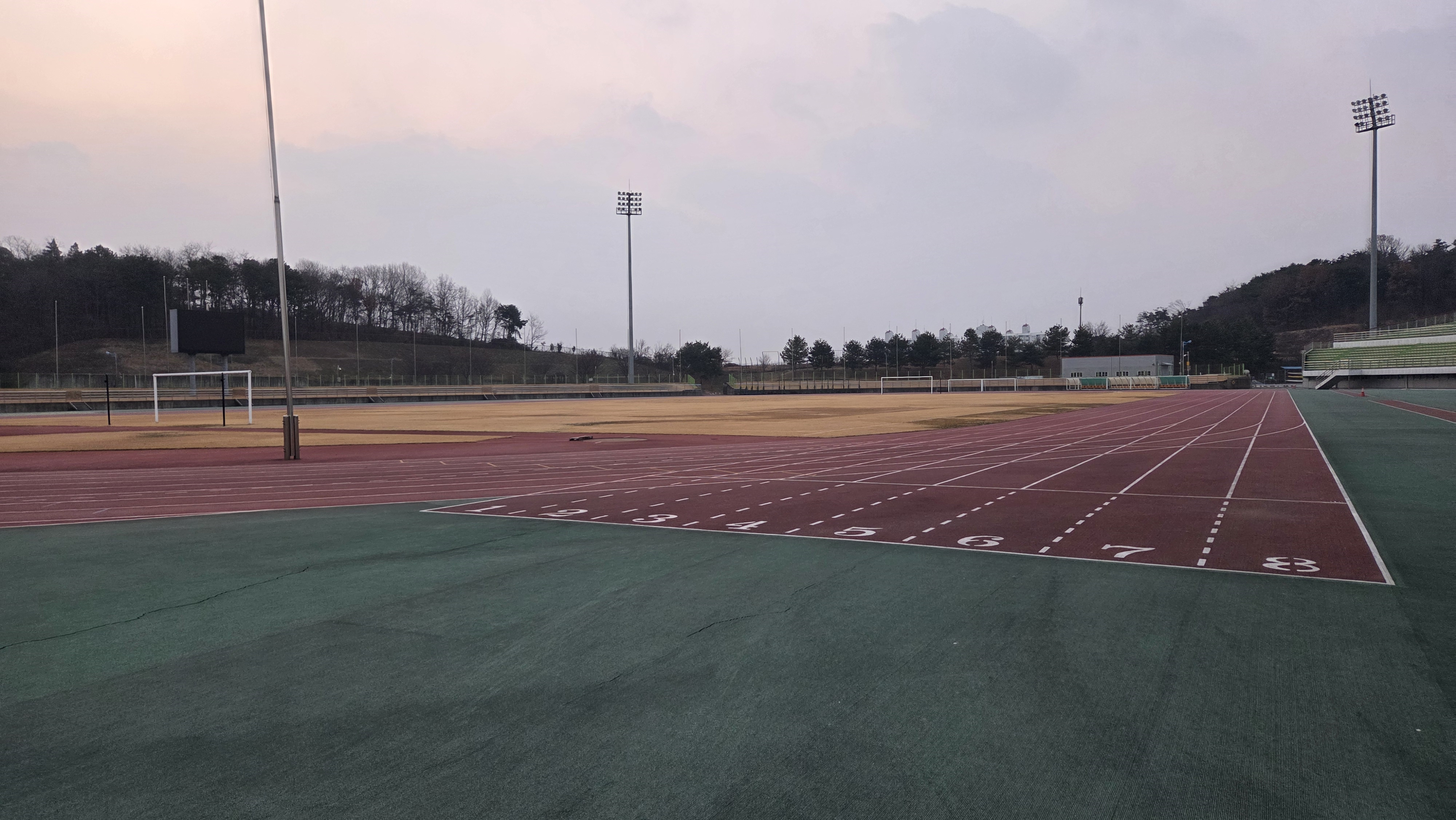 Intervals.icu 기반으로 자전거·달리기 훈련 데이터를 비교하는 화면