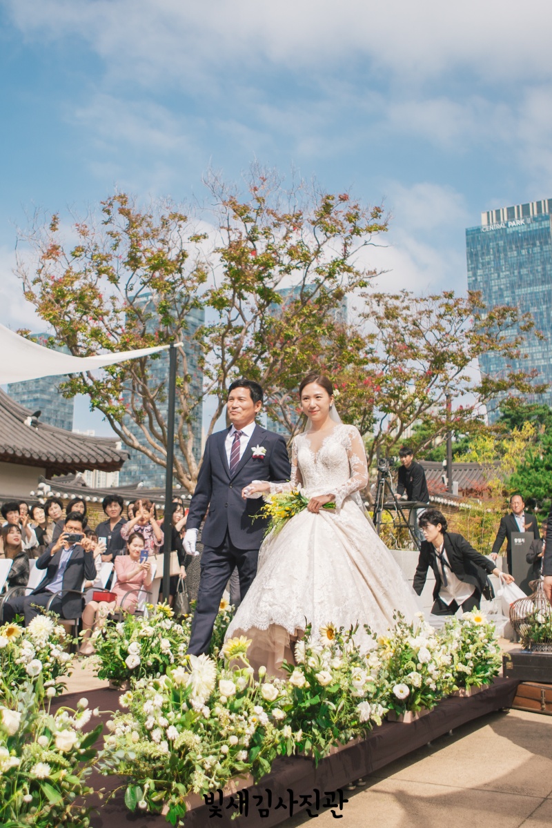 경원재 한옥 야외 결혼식 웨딩 본식스냅 25