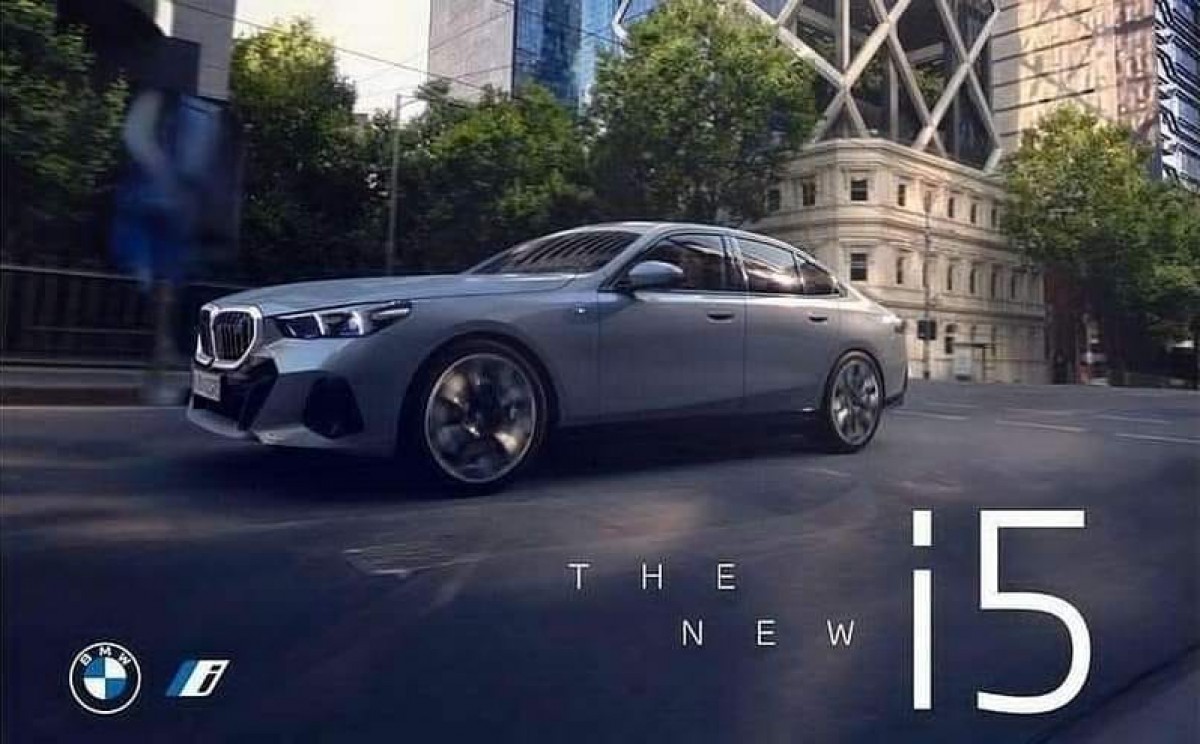 BMW가 오는 24일 공개할 5시리즈 풀체인지 전기차 버전 ‘i5'가 유출됐다.