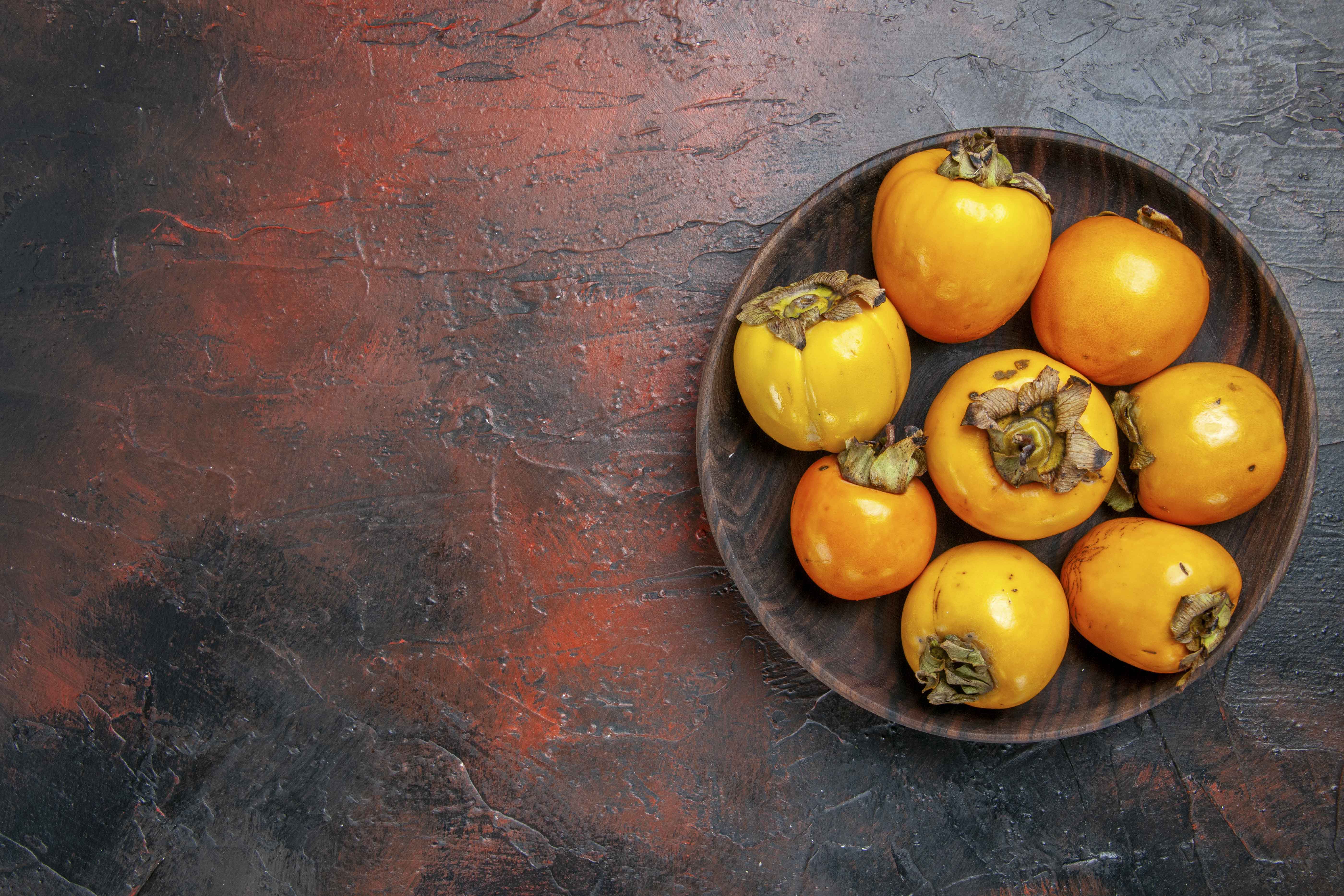 감의 효능과 감과 함께하면 좋은 음식, 그리고 감 영양소를 살릴 수 있는 섭취법까지