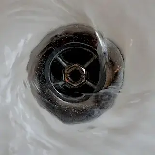 drain-화장실-세수-물-빠지는-꿈-해몽-꿈풀이