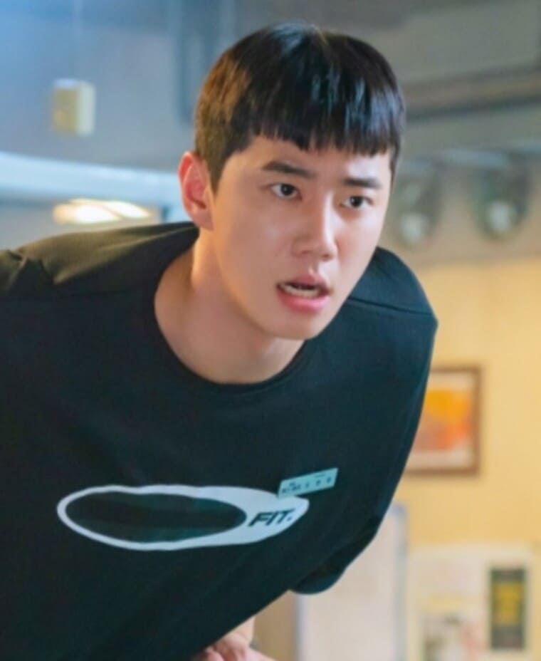 가수-겸-배우-이준영