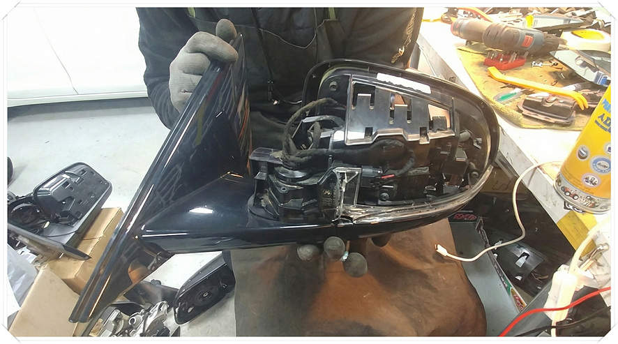 재규어XE 중고사이드미러 속커버 교체 수리 완료