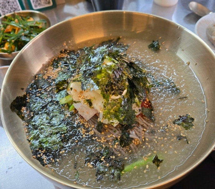 동해에서-온-막국수-달인-망원동-막국수
