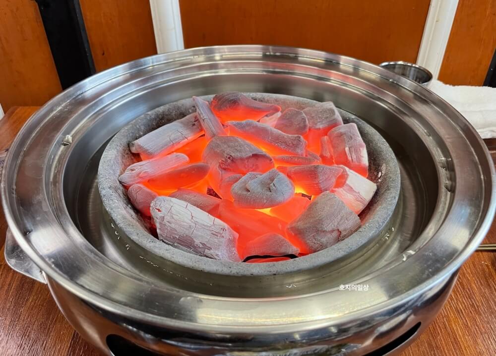 수원 숙성 고기 맛집 영포화로 영통점 - 비장탄숯 화로