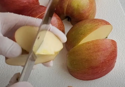 사과 깍두기 만드는 방법