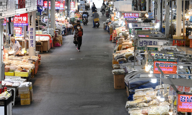 내달 6일까지 국산 농축산물 40% 싸게…전통시장은 환급 행사