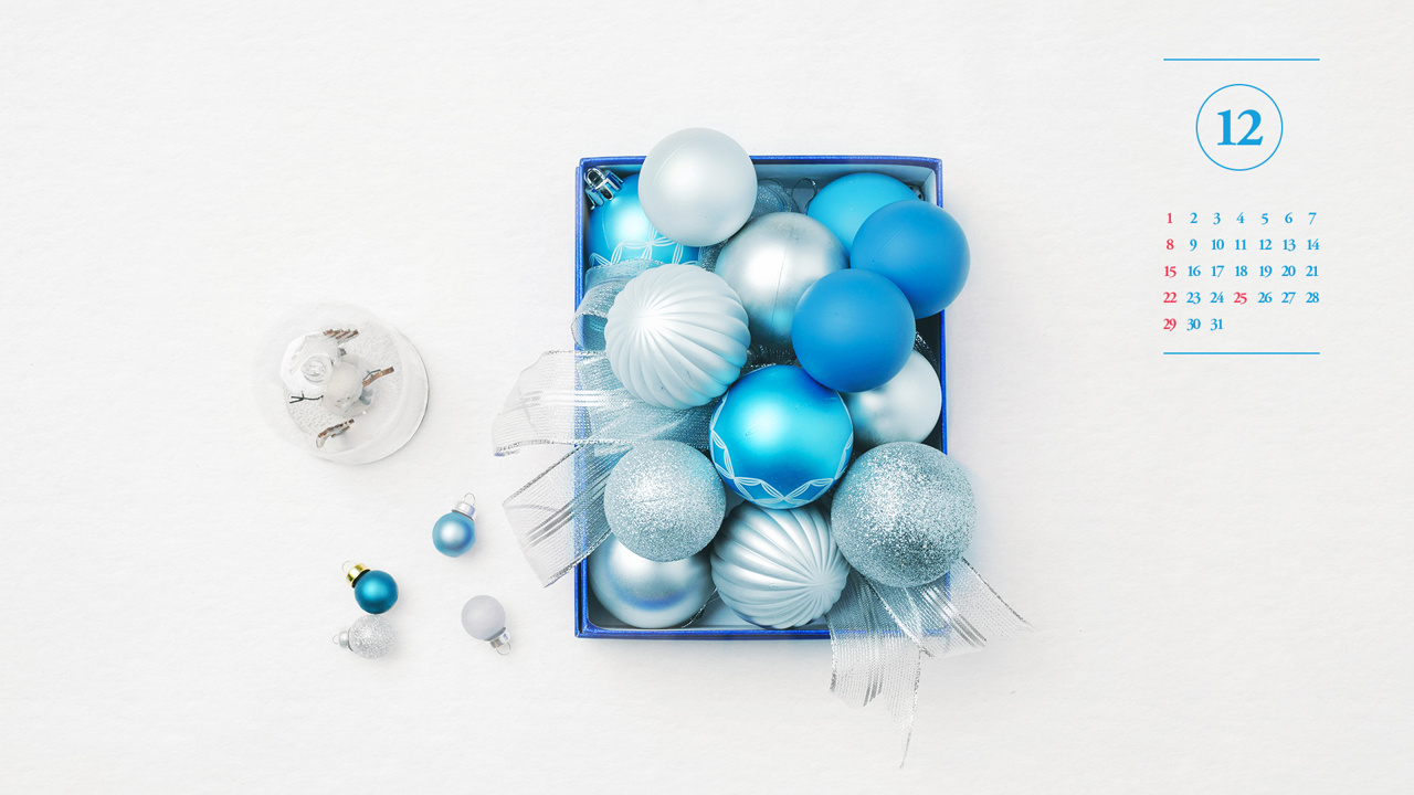 05 파란색 장식볼 A - 2024년12월 노트북배경화면