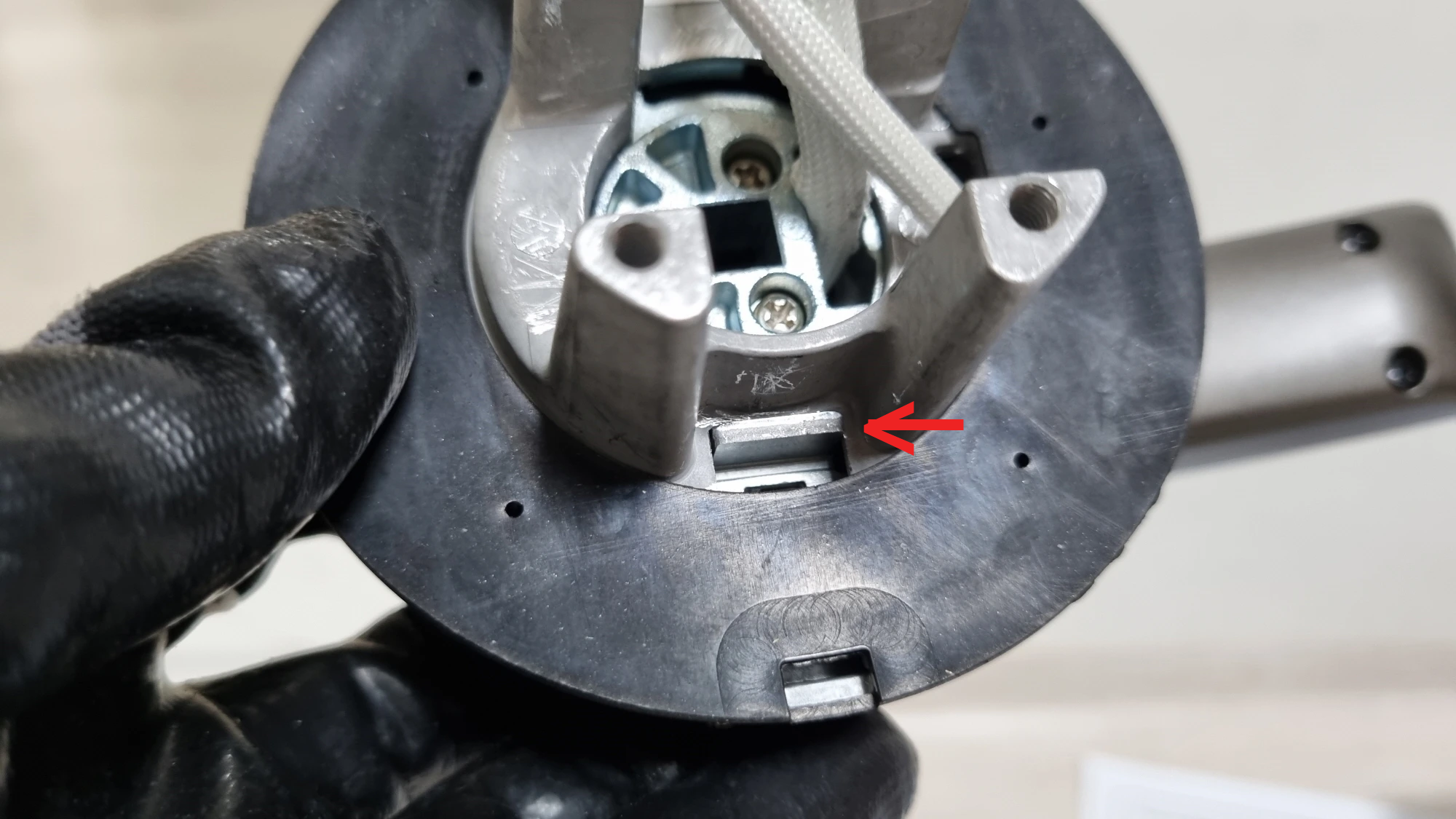 손잡이 방향 바꾸는 방법