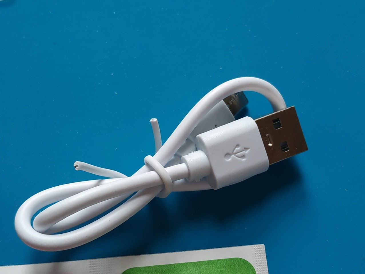 USB 충전 케이블.