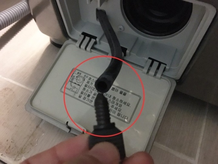 물 빠짐 호스 드럼 세탁기 완벽 세척법 총정리 이미지
