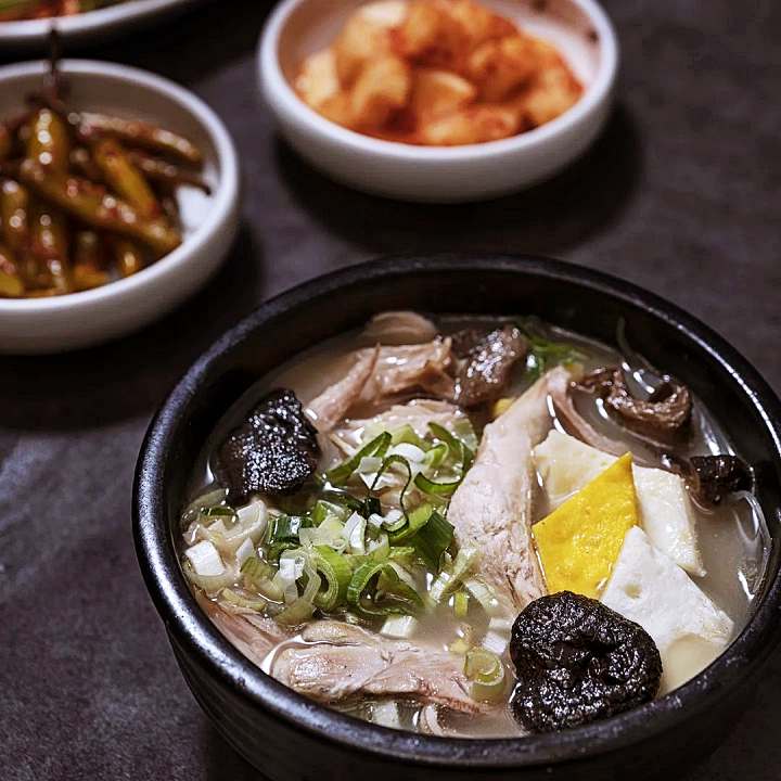 가마솥 토종닭곰탕 백숙 닭볶음탕 대박의 기술 능이 닭곰탕 서대문역 맛집 추천