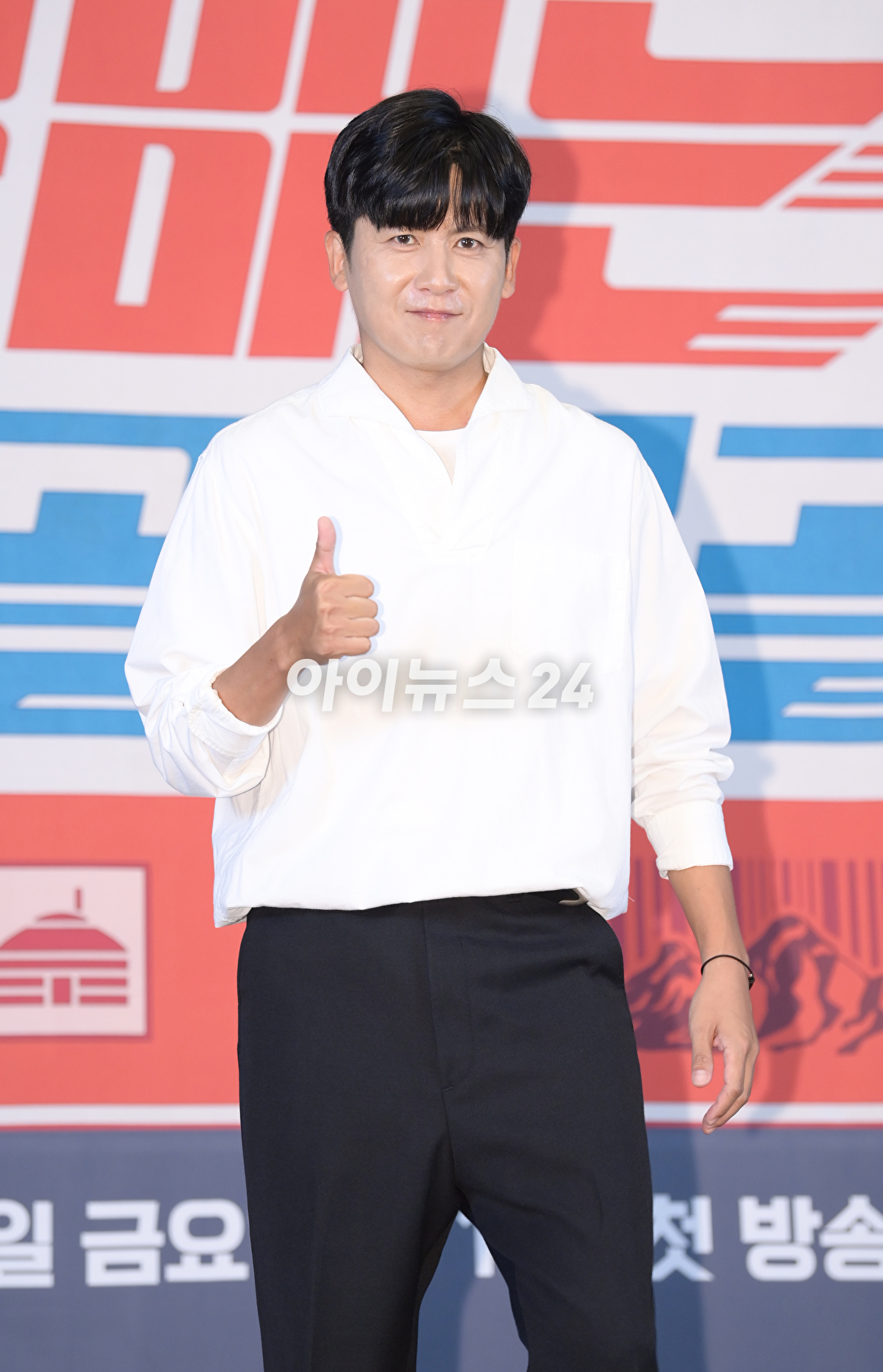 가수 홍경민이 2일 오후 서울 서초구 잠원동 더 리버사이드호텔에서 진행된 JTBC 신규 예능 프로그램 '택배는 몽골몽골' 제작발표회에 참석하고 있다. [사진=정소희 기자]