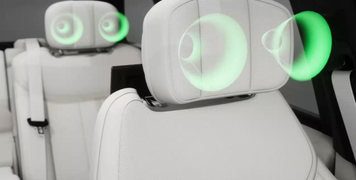 레인지로버 플러그인 하이브리드 내부 디자인