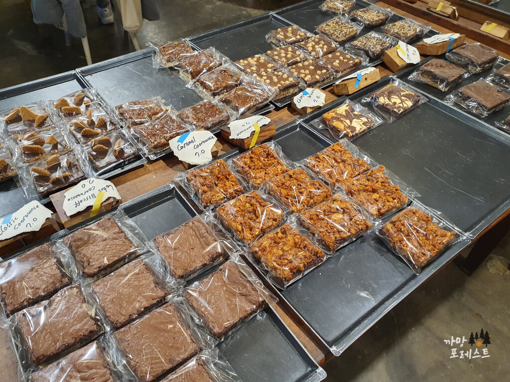 쿠라우니 신사역 브라우니