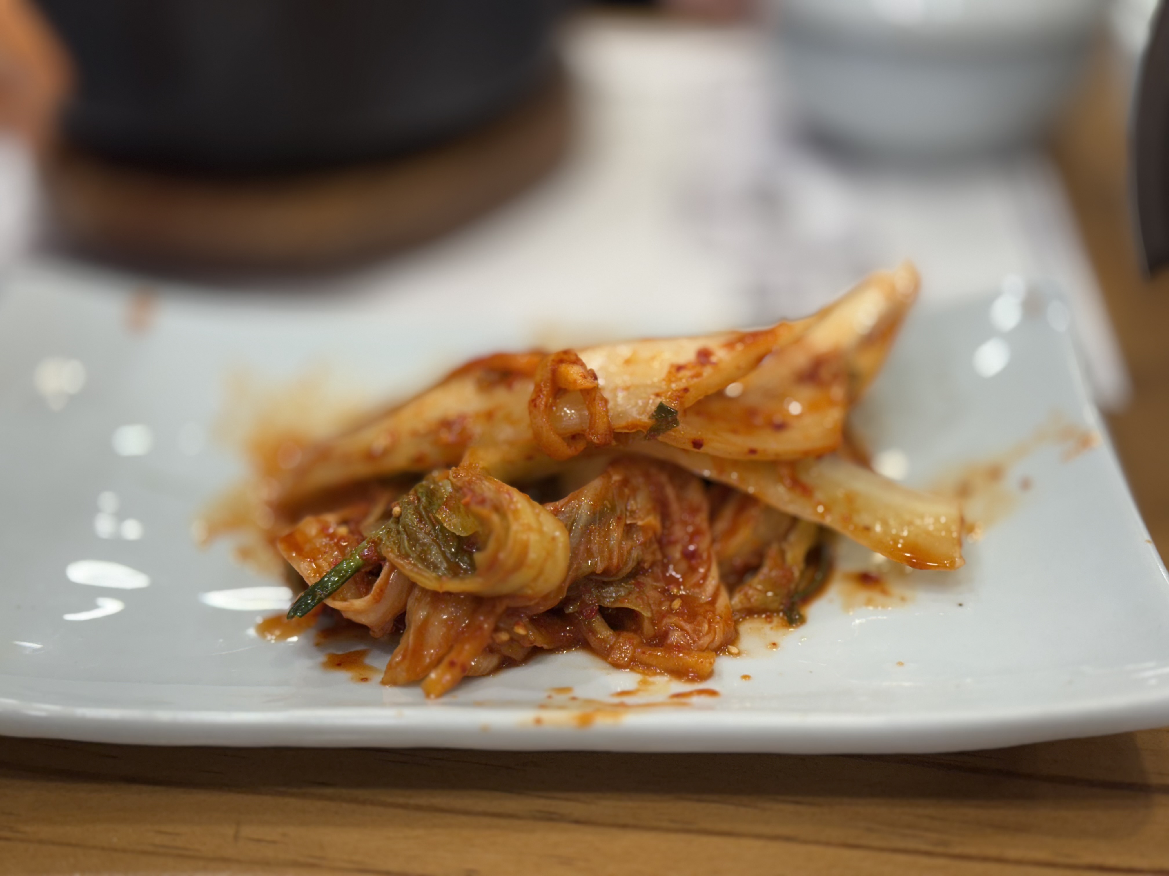 직접 담은 김치가 밑반찬으로 나오는 교대역 남도음식전문점 홍낙제