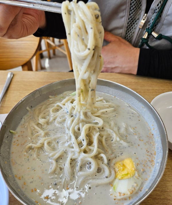 망향비빔 콩국수 한젓가락
