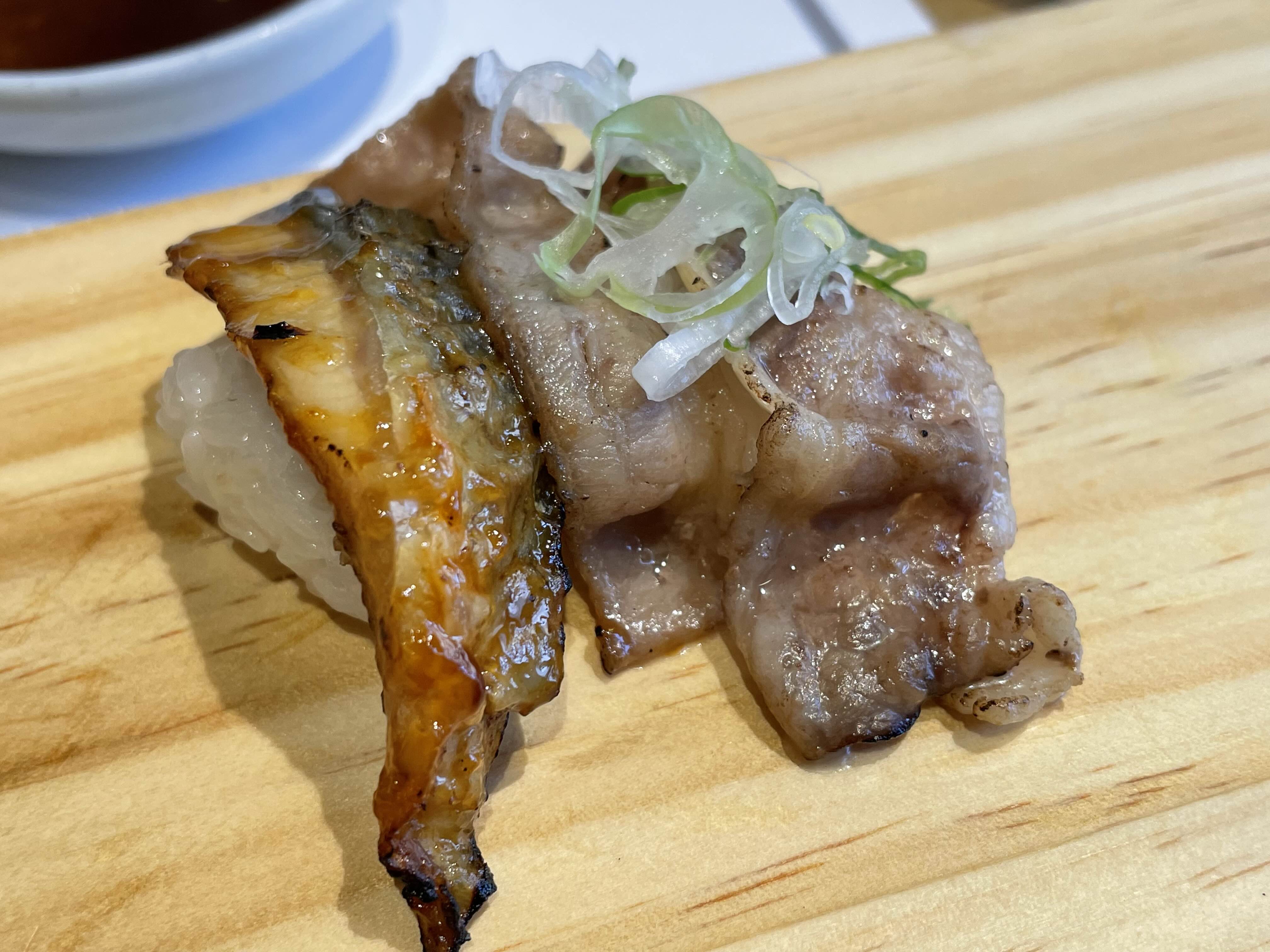 장어초밥과_우삼겹초밥