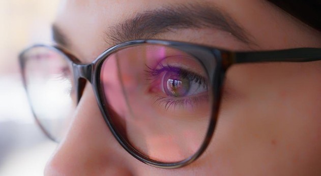 인공눈물로는 치료가 어려운 안구건조증 원인과 치료법 IPL