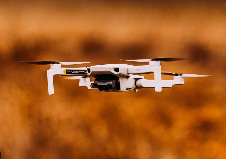 로봇 벌과 자율 비행체 - 지속 가능한 농업을 향한 혁신