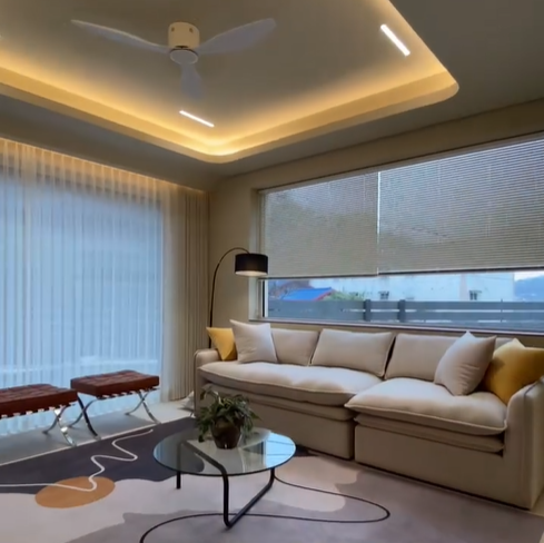 거실이 넓어서 가족들과 오손도손 앉아서 담소를 나누기 좋다.