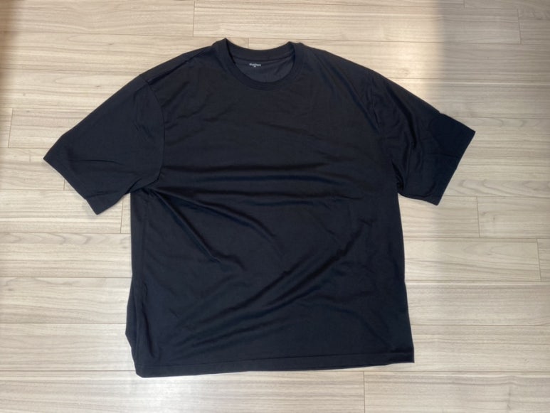무신사 무신사스탠다드 [쿨탠다드] 릴렉스 핏 크루 넥 반팔 티셔츠 블랙 RELAX FIT CREW NECK T-SHIRT [black]