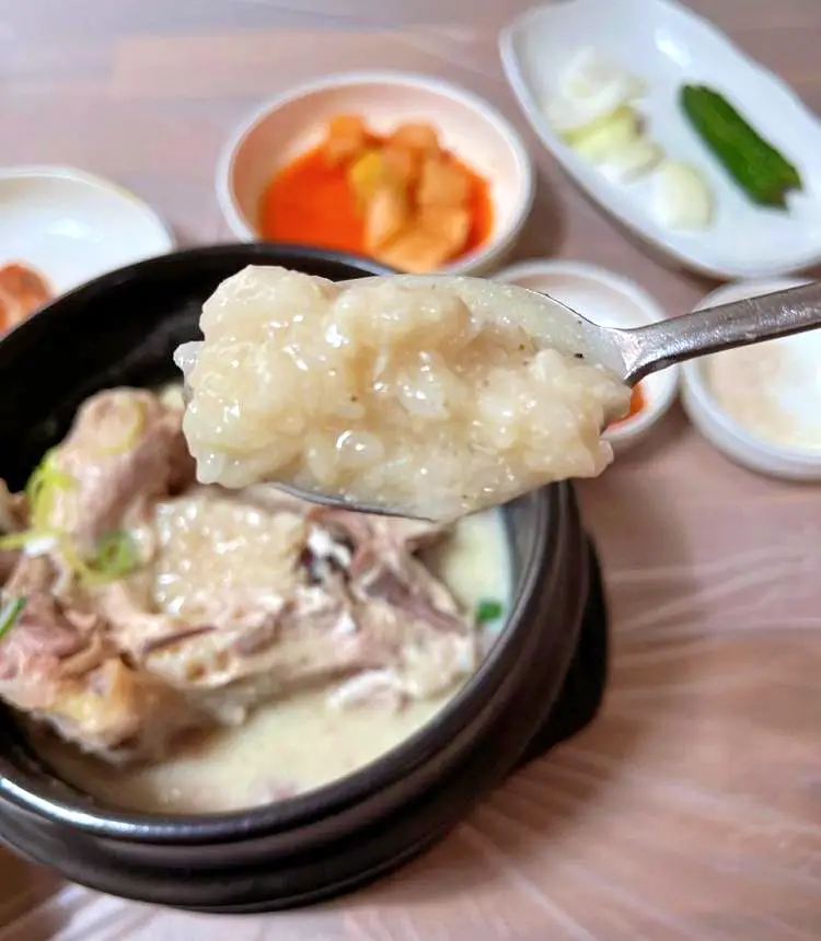 식객 허영만 백반기행 169회 표창원 편 껍질 벗긴 들깨의 고소한 향을 담은 뽀얀 국물 깨죽 삼계탕 강원 화천 사창리 맛집 소개