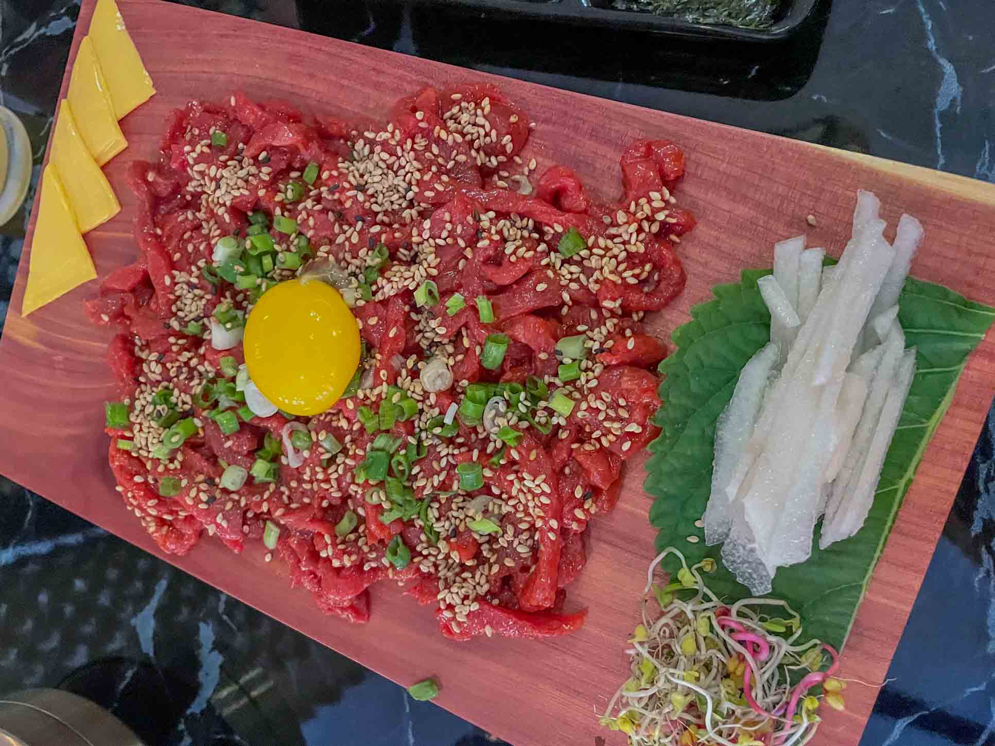 용봉동 한식 술집 육회본가