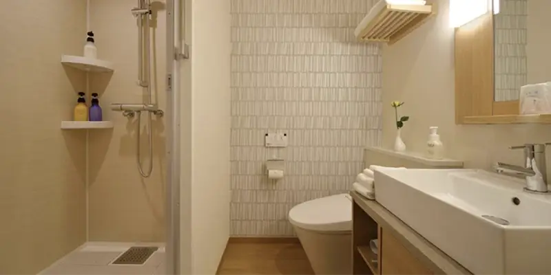 레드루프 인 & 스위트 오사카 화장실