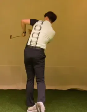 골프 치킨윙 원인과 연습방법