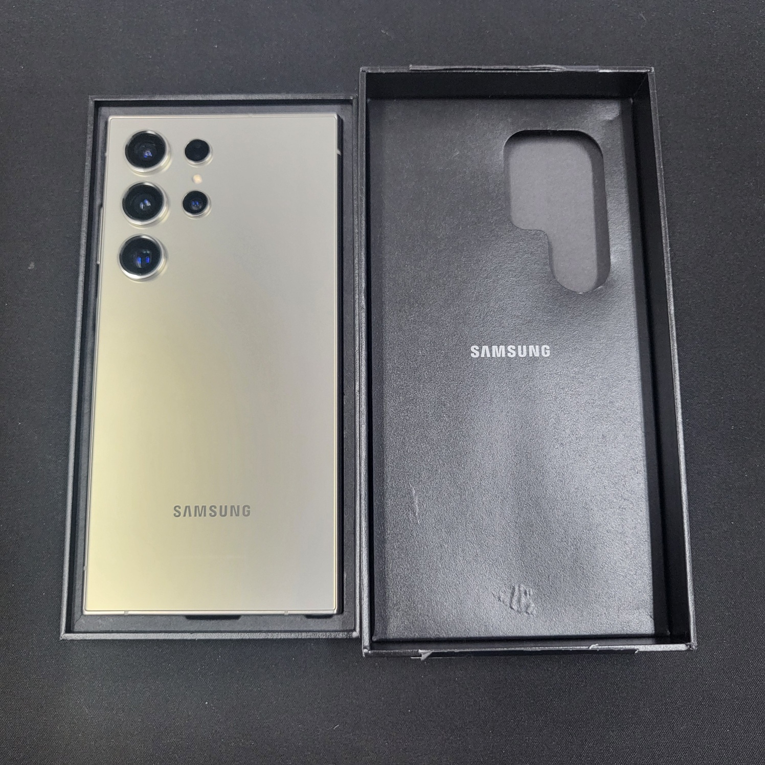 갤럭시S24 울트라 티타늄 그레이 박스2