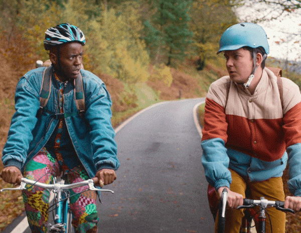 자전거 타는 오티스와 에릭