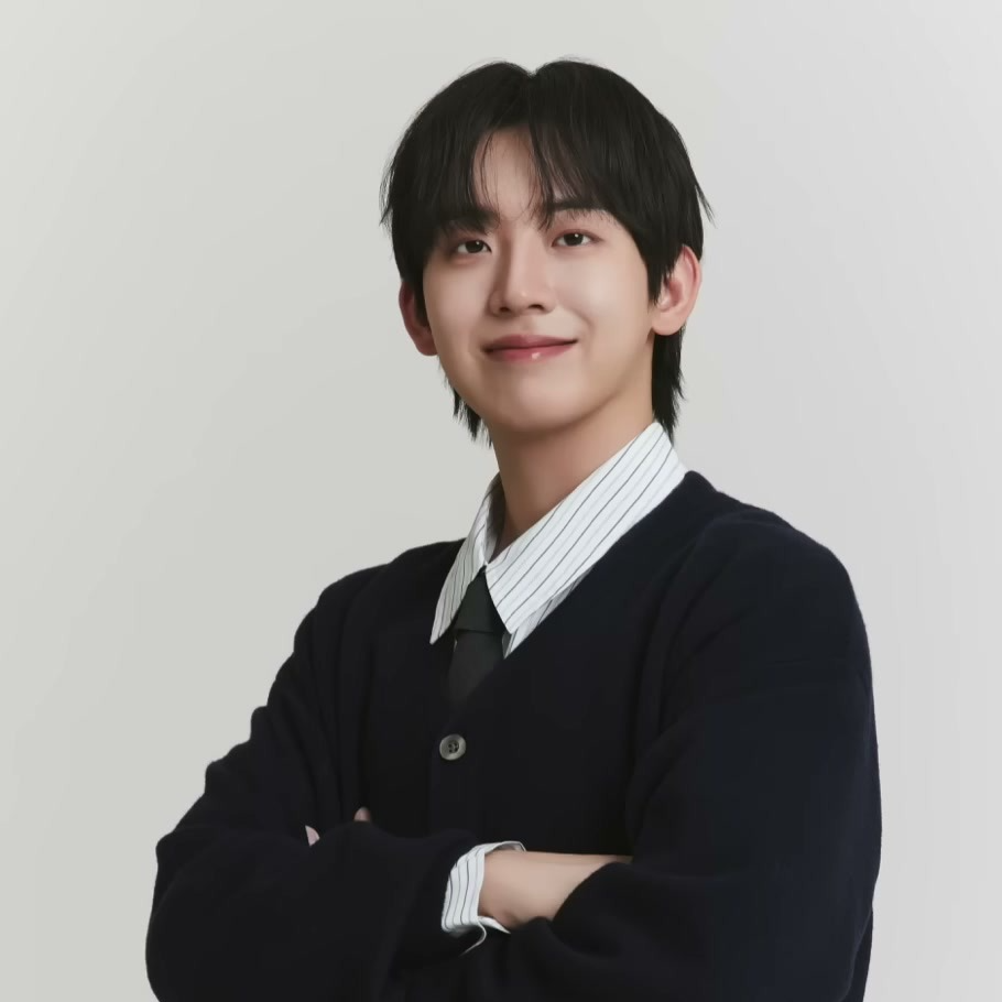 강연자 허성범의 상반신 인물 사진.
