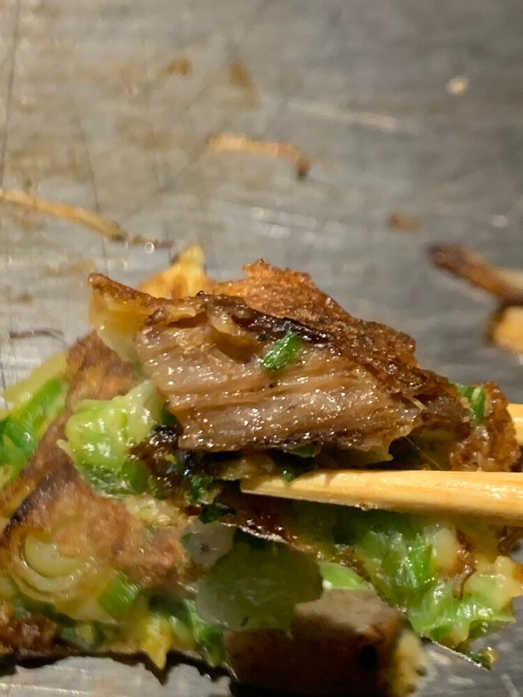 소고기 결이 보이는 니기야키