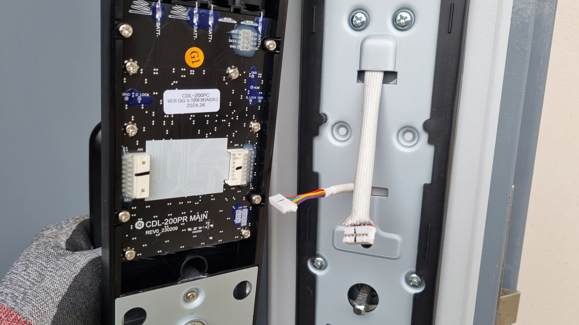 도어락 잭 연결 모습