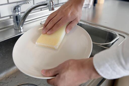 설거지 하는 사진