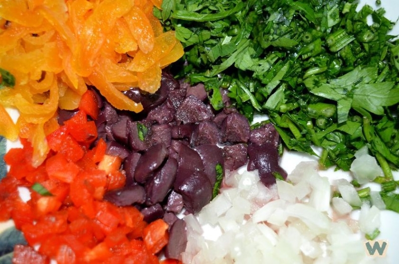 혈관 건강에 좋은 다채로운 컬러푸드 채소와 과일 via canva