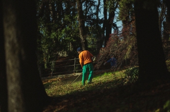 벌침 쏘이지 않기 긴옷 착용