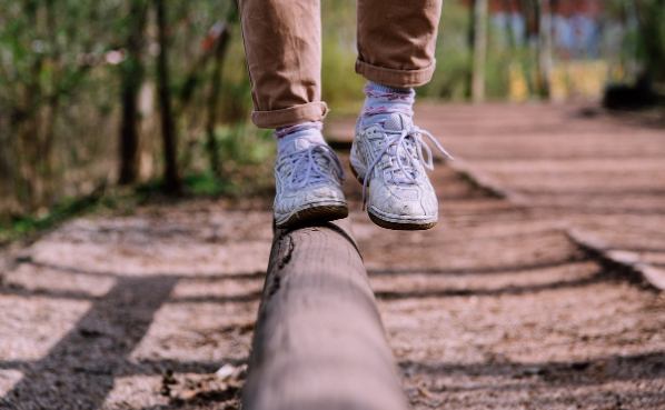 디지털 미니멀리즘: 디지털 디톡스 도전으로 삶의 균형 찾기