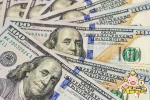 직장인-비상금대출-지폐