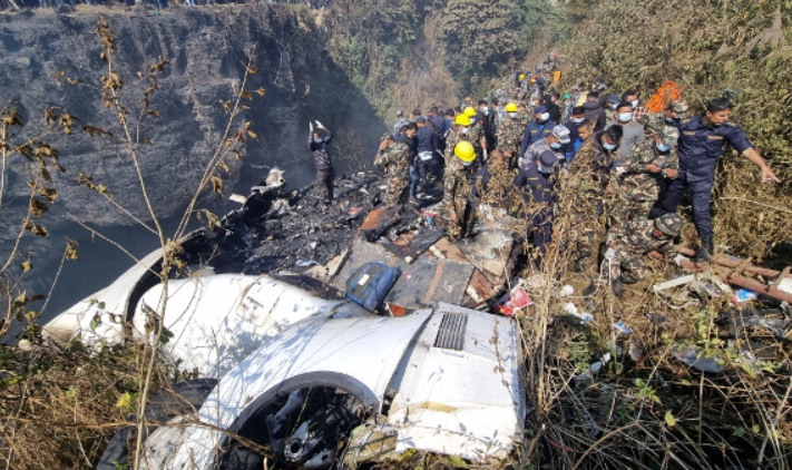 네팔 여객기 추락 사고 수습 현장