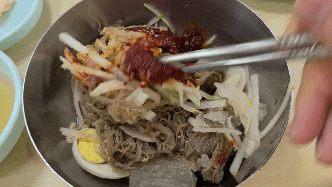 찬가락냉면-비빔냉면-비비기