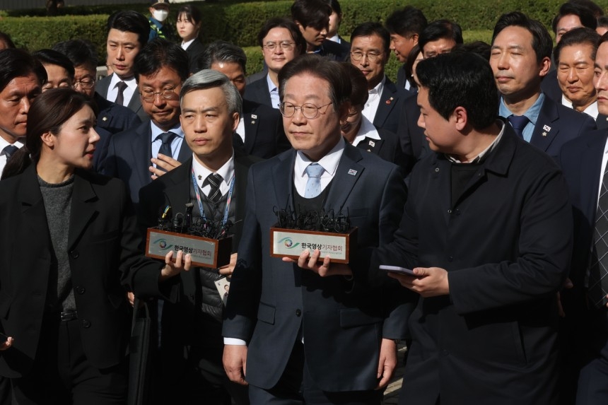 이재명 2심 무죄 판결&hellip;검찰 &ldquo;대법원에서 다시 판단 받아야&rdquo;