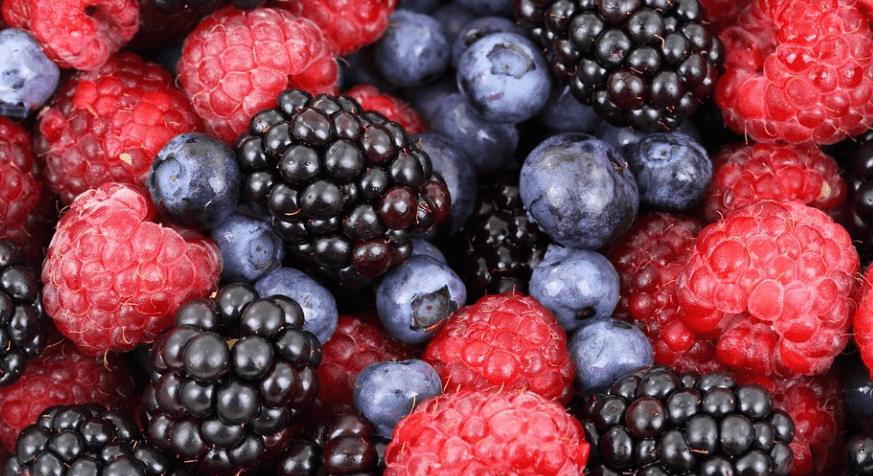 혓바늘이 돋는 이유 중에 비타민 부족으로 비타민이 많이 들어 있는 배리 종류의 과일들 사진