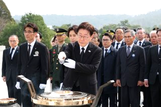 서해수호의 날이란 기념식 이재명 영웅 추모