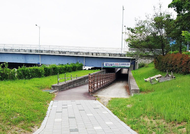창원 용원파크골프장. 경남 창원시 진해구 용원동 1347-7 (용원체육공원)