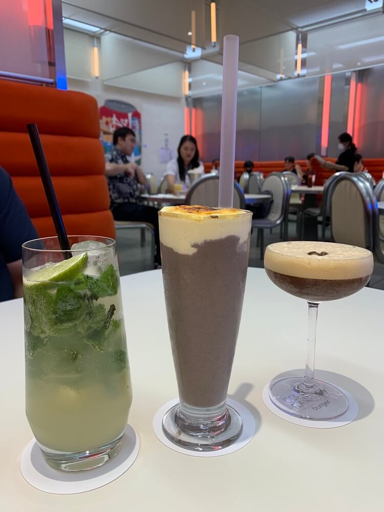 민트 라임, 오레오 셰이크. 다크사이드 오브 더 문 칵테일