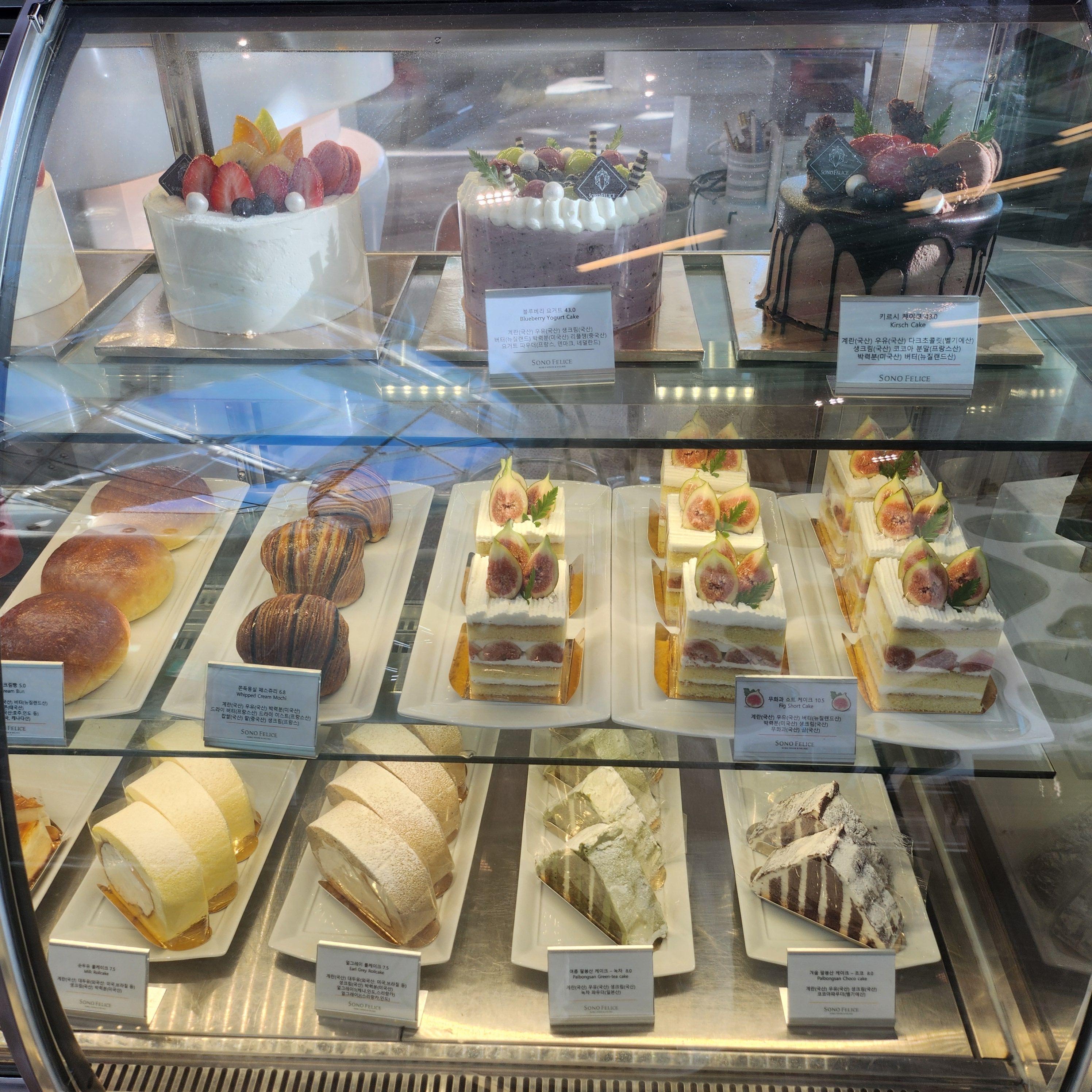 홍천-더엠브로시아-카페-케익