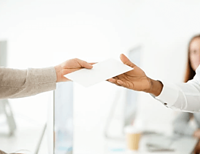 월급을-주는-모습